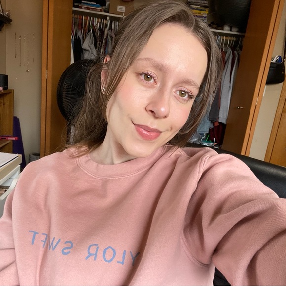 Meet your Posher, Jessica! - Picture 2 of 6